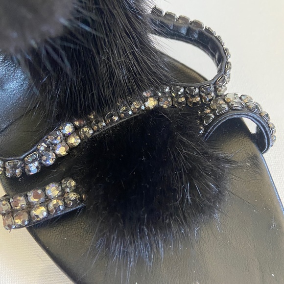Gucci Black Leather & Rabbit Fur High Heels - Picture 7 of 13